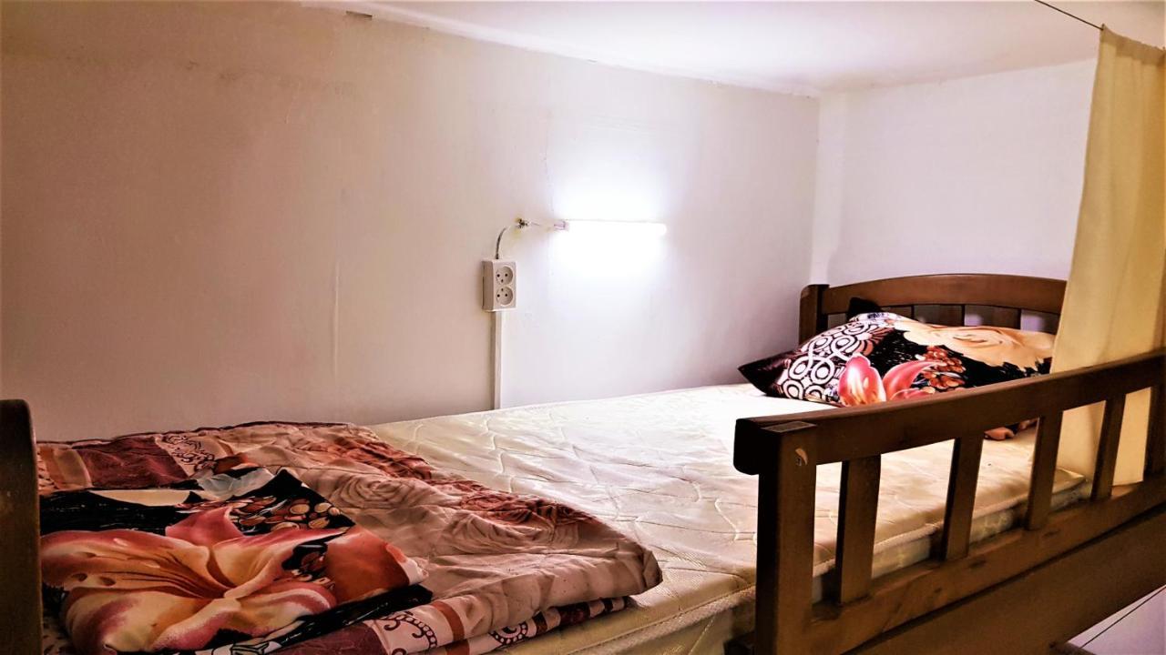 Backpackers Hostel Тбилиси Екстериор снимка