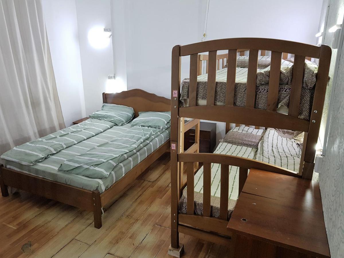 Backpackers Hostel Тбилиси Екстериор снимка