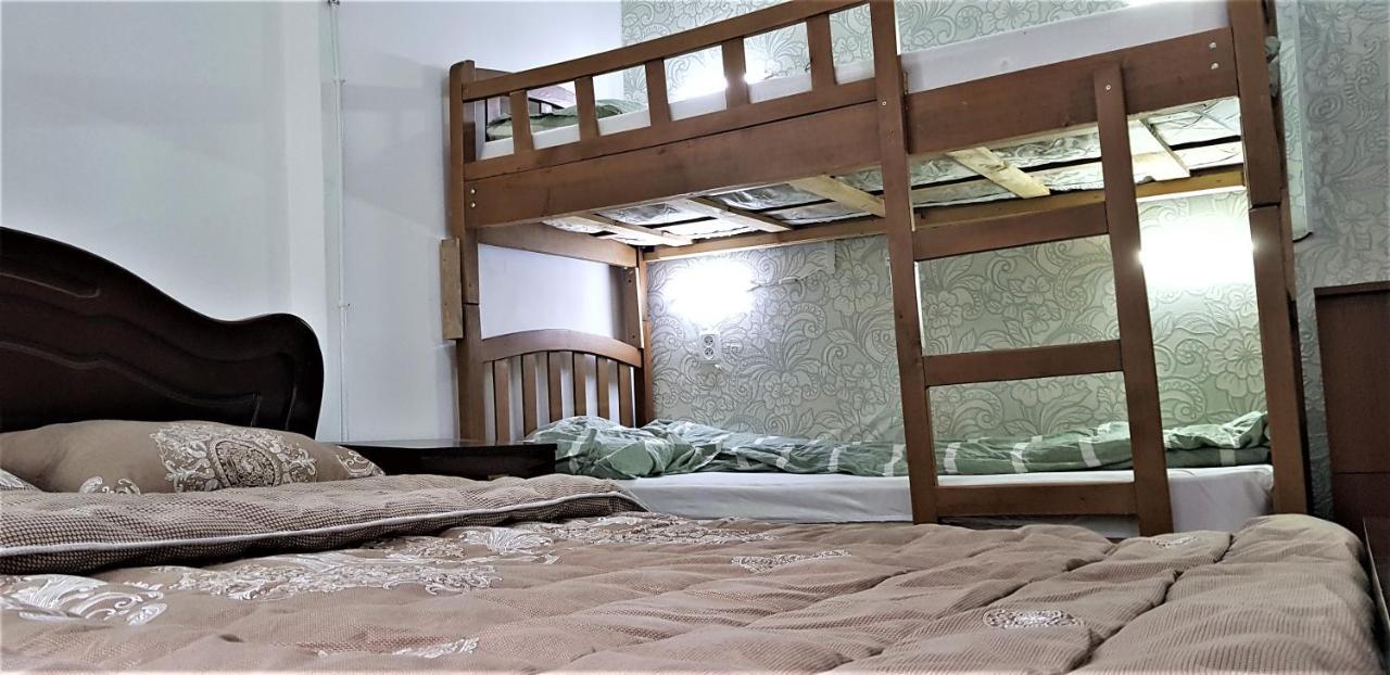 Backpackers Hostel Тбилиси Екстериор снимка