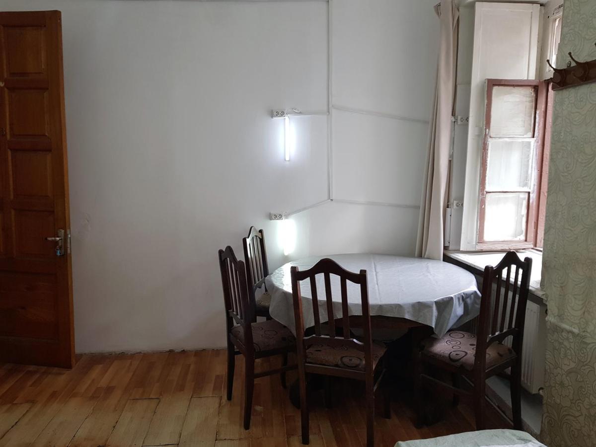 Backpackers Hostel Тбилиси Екстериор снимка