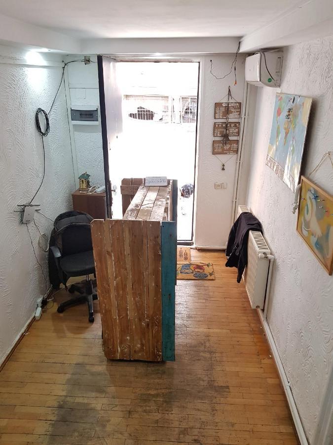 Backpackers Hostel Тбилиси Екстериор снимка